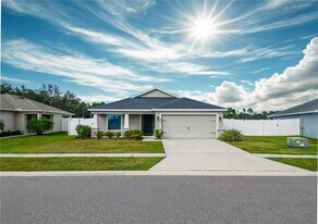 6945 Gideon Cir in Zephyrhills, FL - Building Photo