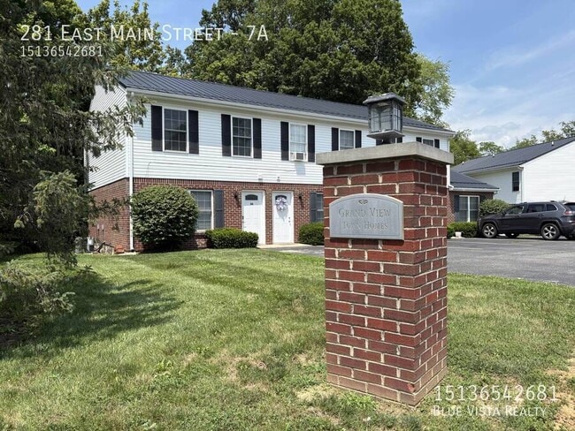 281 E Main St in Clarksville, OH - Foto de edificio - Building Photo