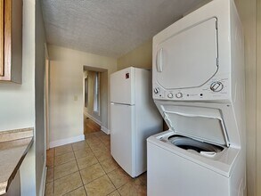 1365 Indianola Ave in Columbus, OH - Building Photo - Building Photo