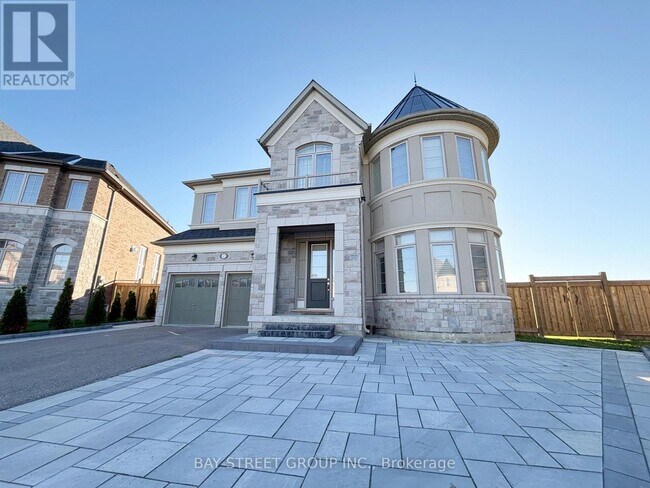 42 Brown Ct in Newmarket, ON - Building Photo - Building Photo