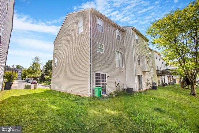 9820 Berrywood Ct in Springdale, MD - Building Photo - Building Photo