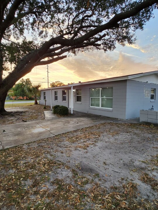 7218 Mandarin Dr-Unit -Unit B in Orlando, FL - Building Photo