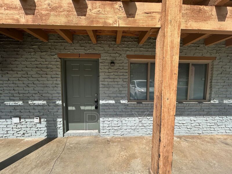 969 W Holly St in Fayetteville, AR - Building Photo