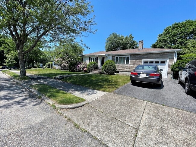 136 Truman Rd in Newton, MA - Building Photo - Building Photo