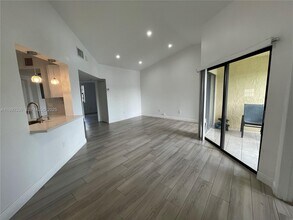 1042 Adams Ave in Homestead, FL - Building Photo - Building Photo