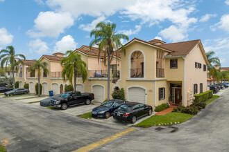 Lakeview Townhomes At California Club in Miami, FL - Building Photo - Primary Photo