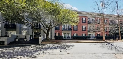 3071 Lenox Rd NE, Unit 37 in Atlanta, GA - Foto de edificio - Building Photo