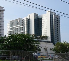 W South Beach in Miami Beach, FL - Building Photo