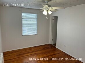 1233 Oak St NE in St. Petersburg, FL - Building Photo - Building Photo