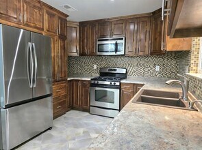 3340 Clarksburg Dr in Austin, TX - Building Photo - Building Photo