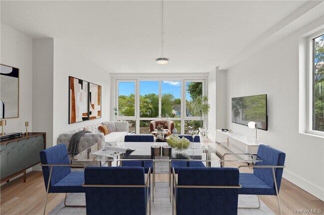 Ten Lyon Pl in White Plains, NY - Foto de edificio - Building Photo