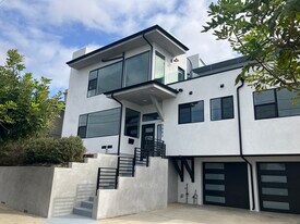 5083 Windsor Dr in San Diego, CA - Building Photo