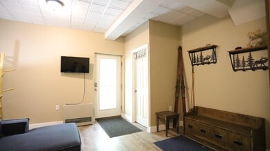 2 Moose Ln in Lincoln, NH - Building Photo - Building Photo