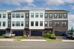 14 Kelly Wy in Tinton Falls, NJ - Building Photo