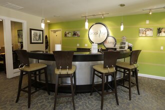 Brook Run in Arlington Heights, IL - Building Photo - Interior Photo