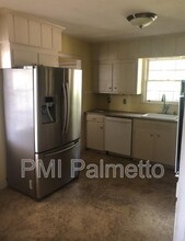 916 Riverview Dr in West Columbia, SC - Building Photo - Building Photo