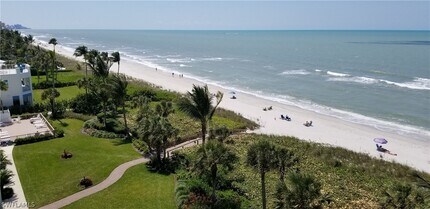 10475 Gulf Shore Dr in Naples, FL - Building Photo - Building Photo