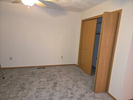 1131 Stonewood Xing, Unit 1131 in Sun Prairie, WI - Building Photo