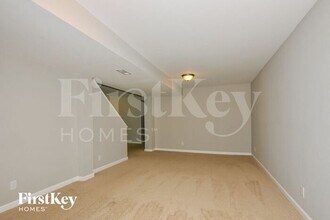 134 Holly Green Dr in Ballwin, MO - Building Photo - Building Photo