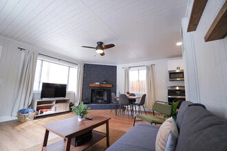 405 Holmes Ln in Sugarloaf, CA - Building Photo - Building Photo
