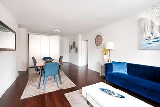 401 E 34th St in New York, NY - Building Photo - Building Photo