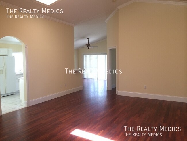 2719 Crane's Cove Dr in Kissimmee, FL - Building Photo - Building Photo