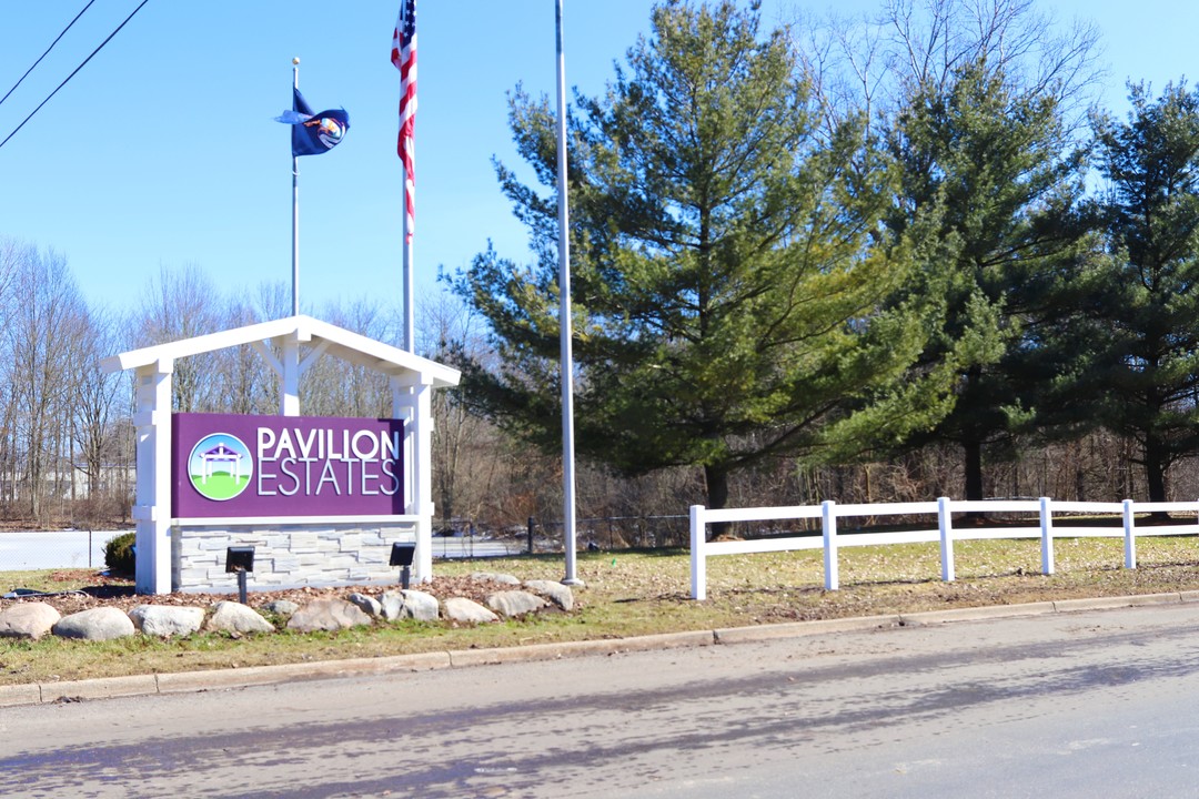 Pavilion Estates in Kalamazoo, MI - Building Photo