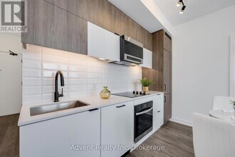 8888 Yonge St in Richmond Hill, ON - Building Photo - Building Photo