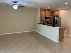 3809 Clearbrook Ln in Ft. Myers, FL - Foto de edificio - Building Photo