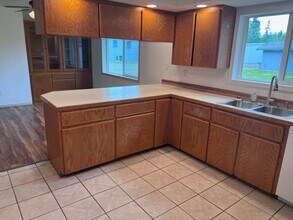 1933 N Hemmer Rd in Palmer, AK - Building Photo - Building Photo