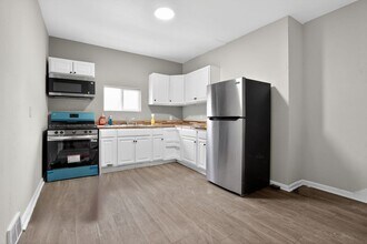 553 Norman St in Pittsburgh, PA - Foto de edificio - Building Photo