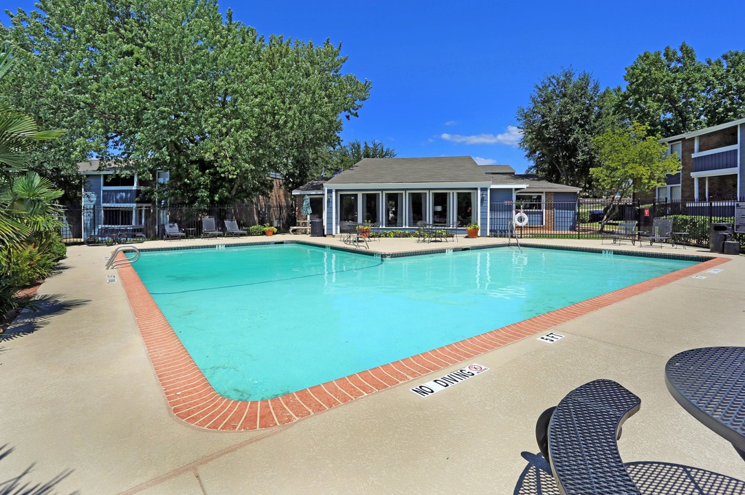 Ashton Park in Grand Prairie, TX - Foto de edificio