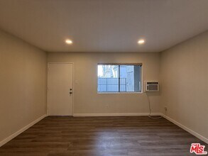 4832 W 17th St in Los Angeles, CA - Building Photo - Building Photo