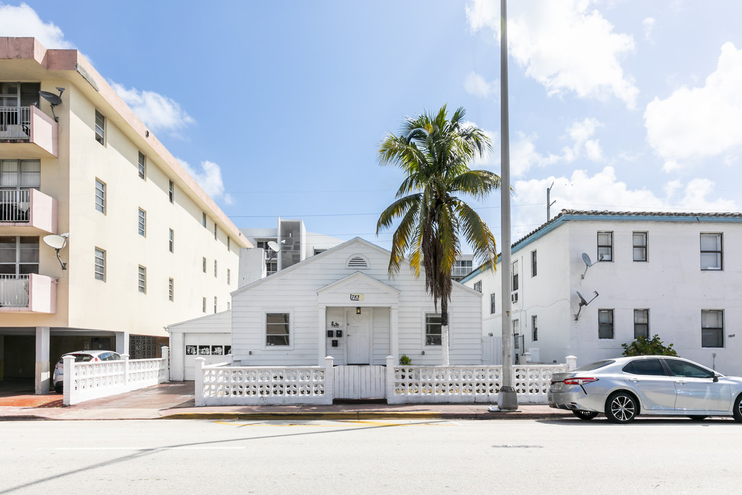 7835 Harding Ave in Miami Beach, FL - Building Photo