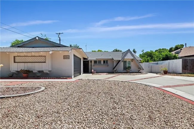 8204 Sherwood Pl in Riverside, CA - Building Photo - Building Photo