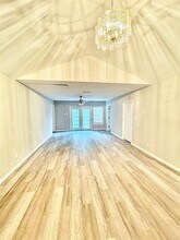 10818 Duane St-Unit -B in Houston, TX - Building Photo - Building Photo