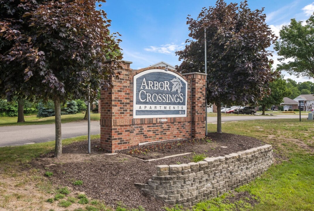 Arbor Crossings in Muskegon, MI - Building Photo