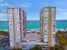 111 Briny Ave in Pompano Beach, FL - Building Photo