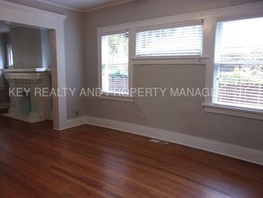 1806 N Robinson Ave in Oklahoma City, OK - Building Photo - Building Photo