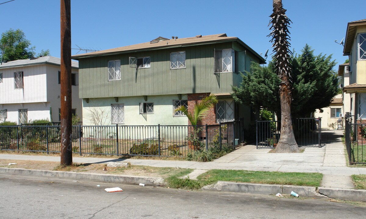 7111 Fulton Ave in North Hollywood, CA - Building Photo