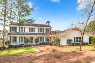 5184 W Price Rd in Suwanee, GA - Building Photo