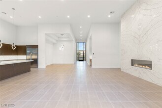 10793 Vista Altura Ave in Las Vegas, NV - Building Photo - Building Photo