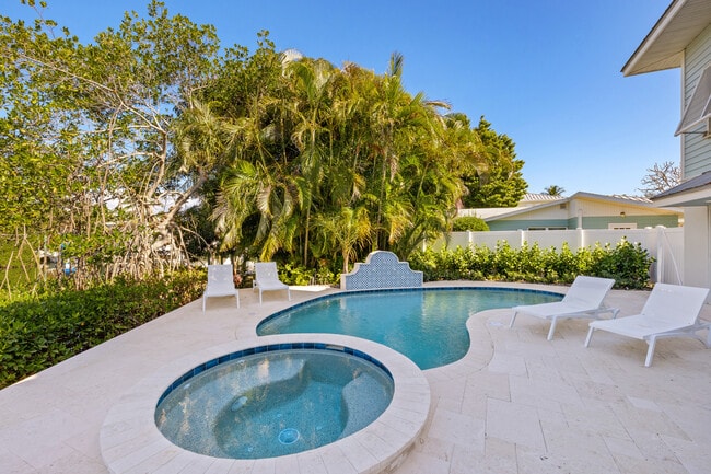 property at 121 Damfino St