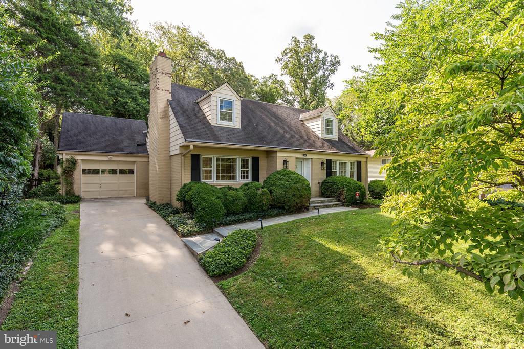 5806 Conway Rd in Bethesda, MD - Building Photo