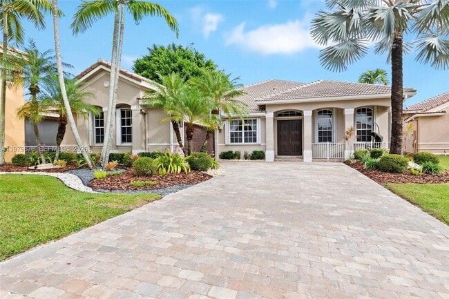 1533 Cardinal Way in Weston, FL - Building Photo - Building Photo