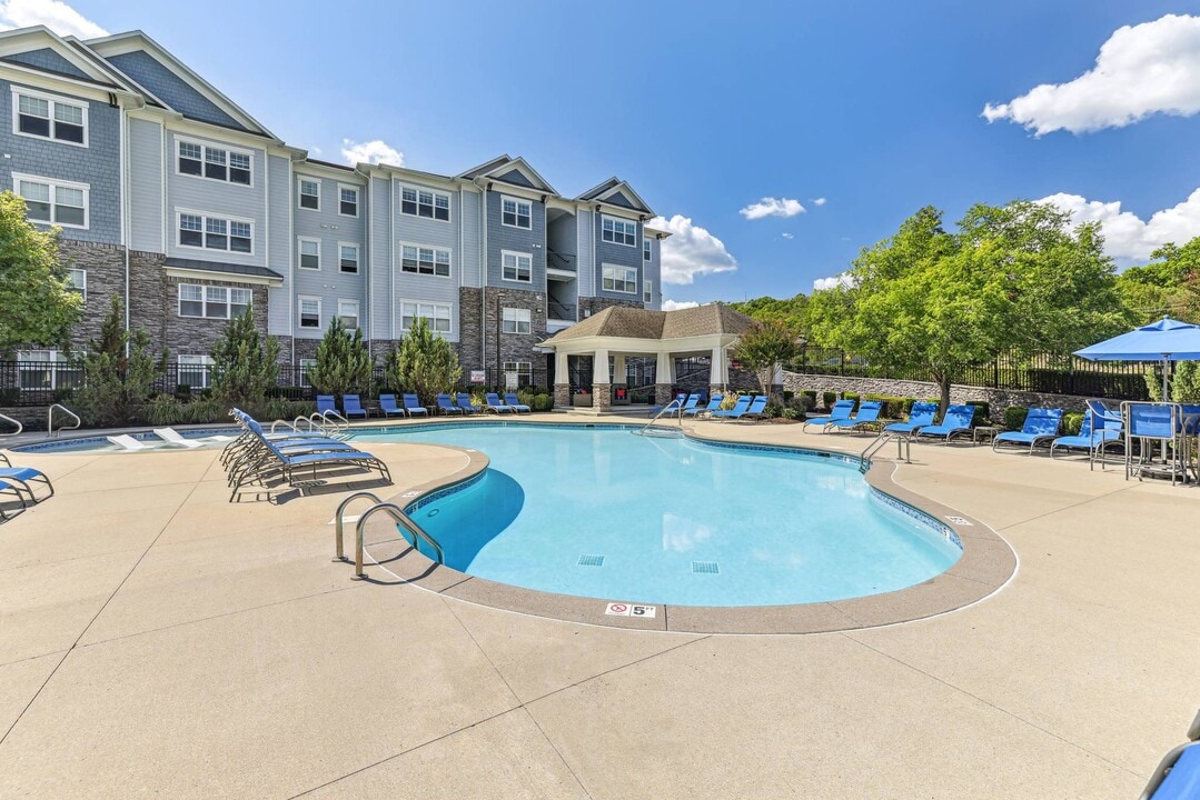 The Summit at Nashville West in Nashville, TN - Foto de edificio