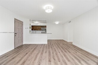 4970 NW 102nd Ave in Doral, FL - Building Photo - Building Photo