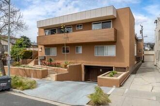 Sierra Bonita in West Hollywood, CA - Foto de edificio - Building Photo
