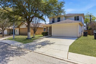 6611 Walnut Valley Dr in San Antonio, TX - Building Photo