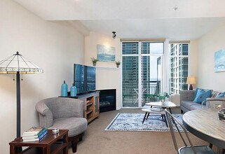 1240 India St, Unit 1906 in San Diego, CA - Foto de edificio - Building Photo
